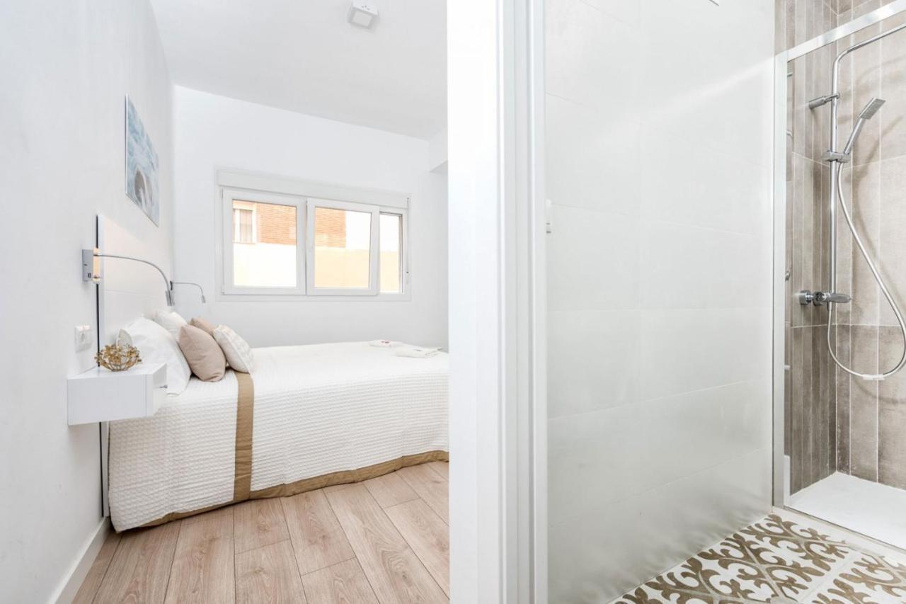 Pinzon Apartment In Malaga By Solaga Holiday Homes Eksteriør billede